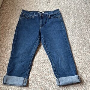 Women's Levi Jeans